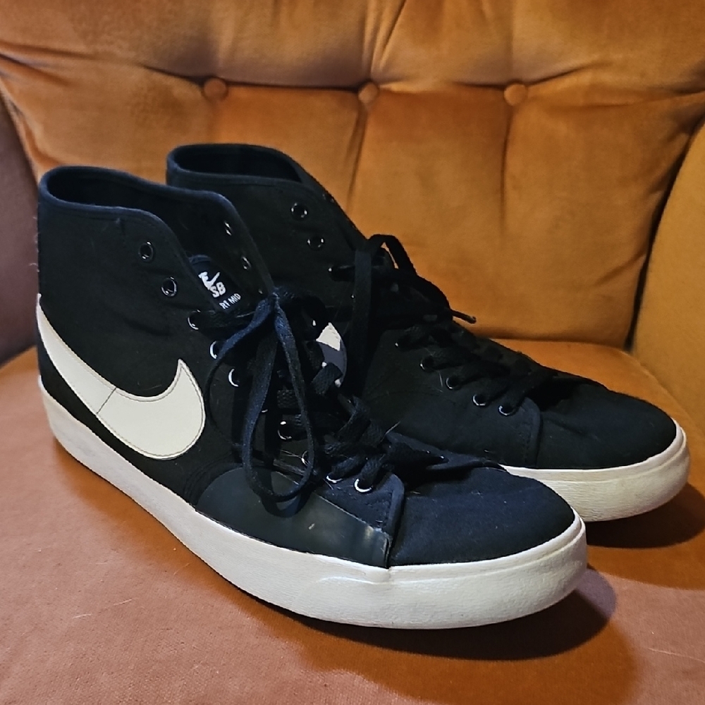 Nike SB Blzr Court Mid Sz 13